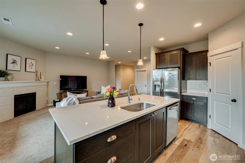 Property photo for 129 N 88th Drive, Ridgefield photo 8