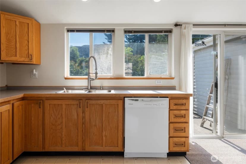 Property photo for 220 Park Place Street, Electric City photo 10