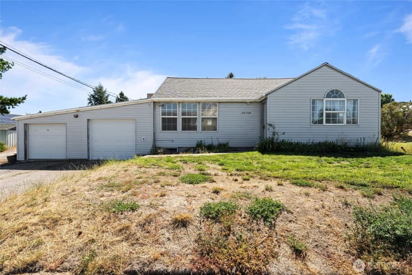 Property photo for 220 Park Place Street, Electric City
