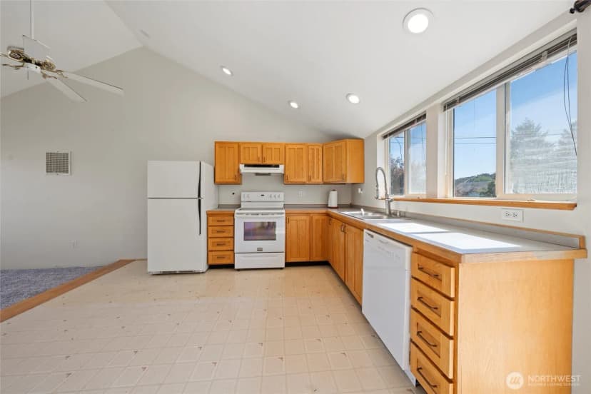 Property photo for 220 Park Place Street, Electric City photo 13
