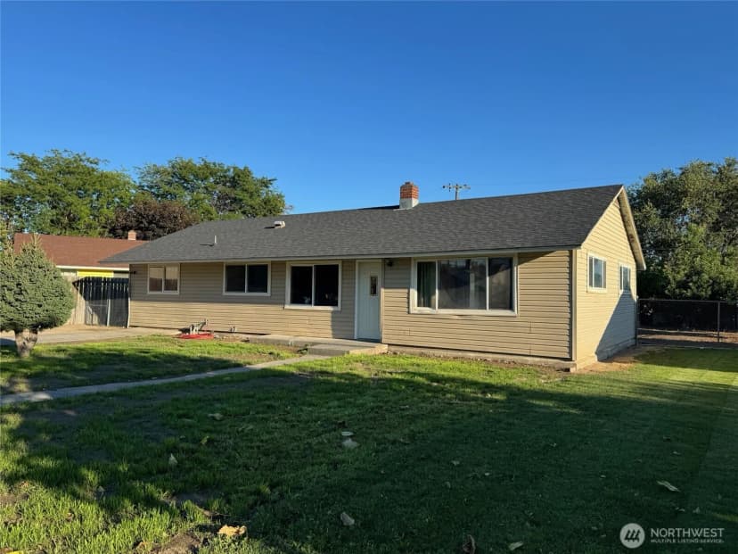 Property photo for 334 E Elm Street, Othello photo 2