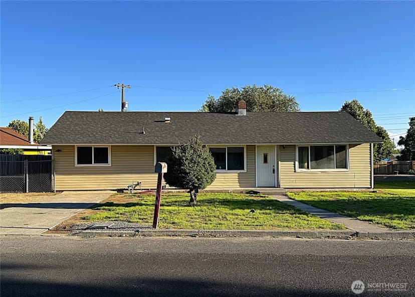 Property photo for 334 E Elm Street, Othello