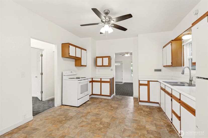 Property photo for 714 S Gold Street, Centralia photo 8