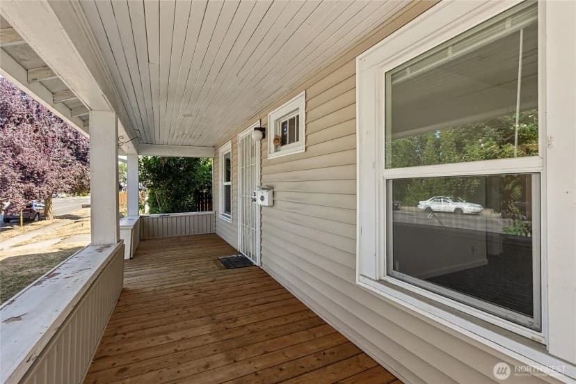 Property photo for 714 S Gold Street, Centralia photo 2