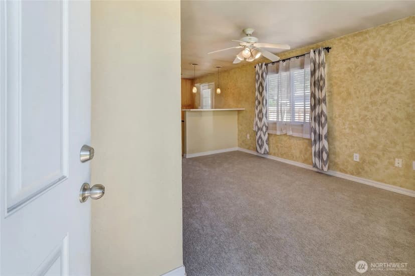 Property photo for 1234 14th Street Sw, Puyallup photo 2