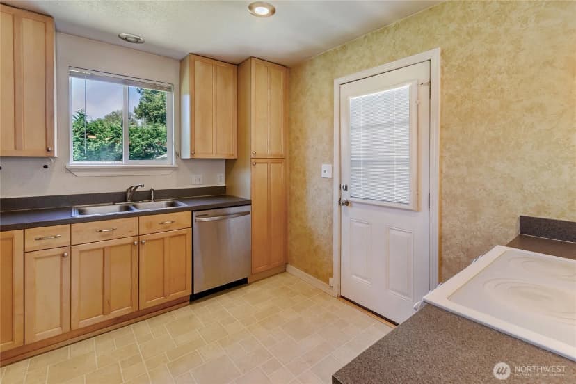 Property photo for 1234 14th Street Sw, Puyallup photo 9