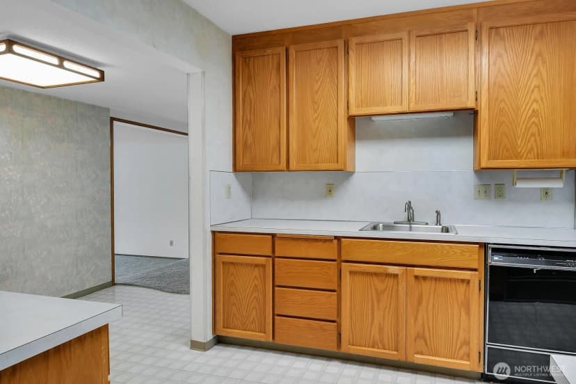 Property photo for 7502 14th Avenue Sw, Seattle photo 9