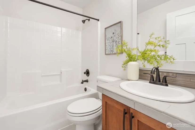 Property photo for 1362 Williamsburg Walk Ne #98029, Issaquah photo 23