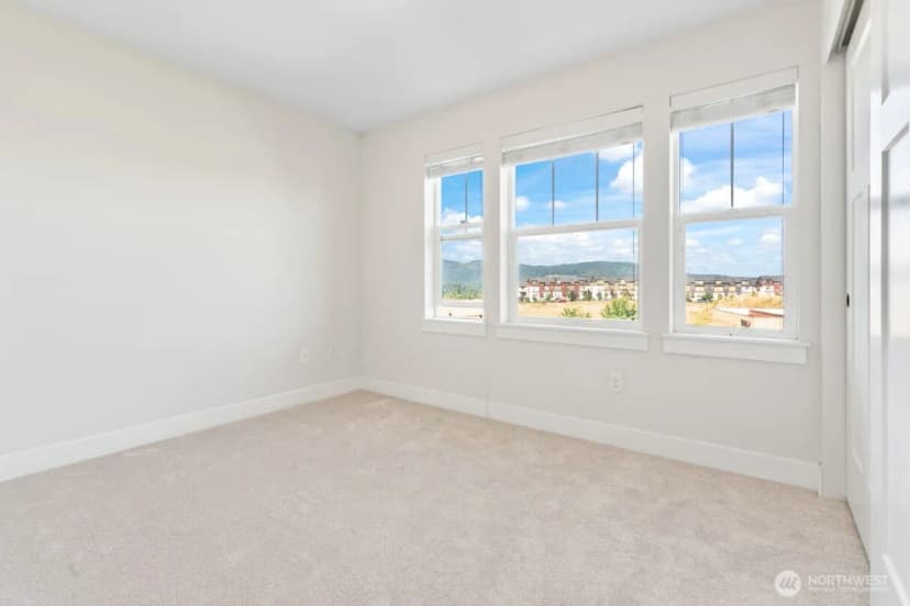 Property photo for 1362 Williamsburg Walk Ne #98029, Issaquah photo 24