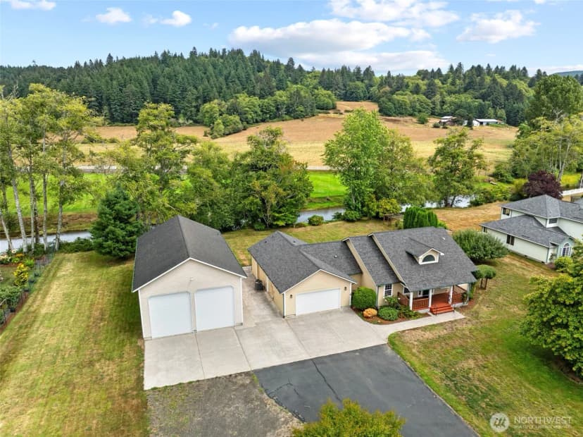 Property photo for 16 Monroe Drive, Cathlamet photo 2