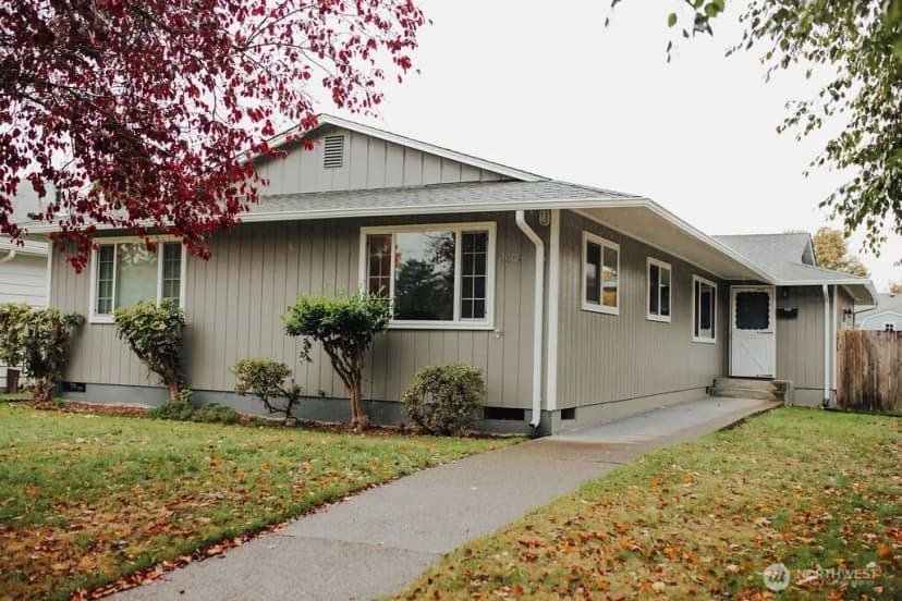 Property photo for 2661 Maple Street, Longview photo 2