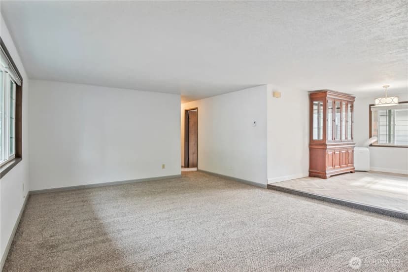 Property photo for 2661 Maple Street, Longview photo 3