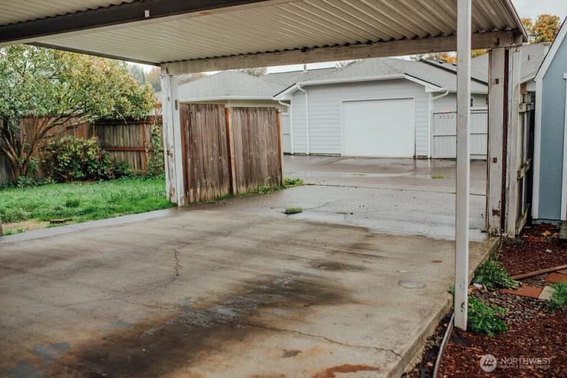 Property photo for 2661 Maple Street, Longview photo 31