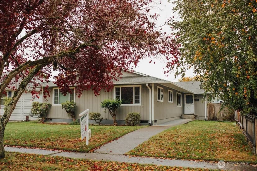 Property photo for 2661 Maple Street, Longview