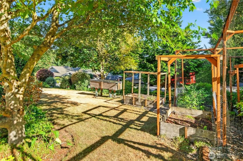 Property photo for 3820 Fielding Avenue, Bellingham photo 35