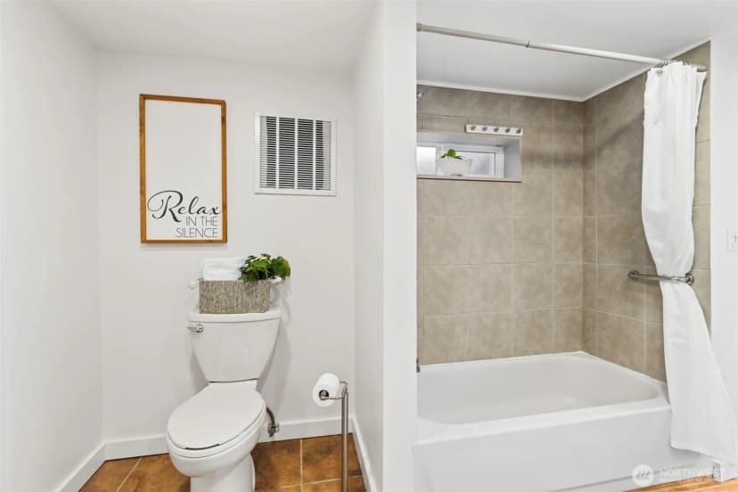 Property photo for 11424 69th Place S, Seattle photo 9