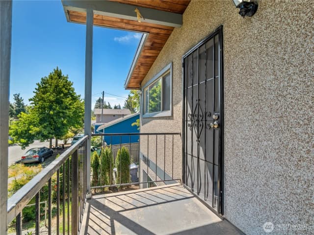 Property photo for 13041 12th Avenue Sw, Burien photo 4