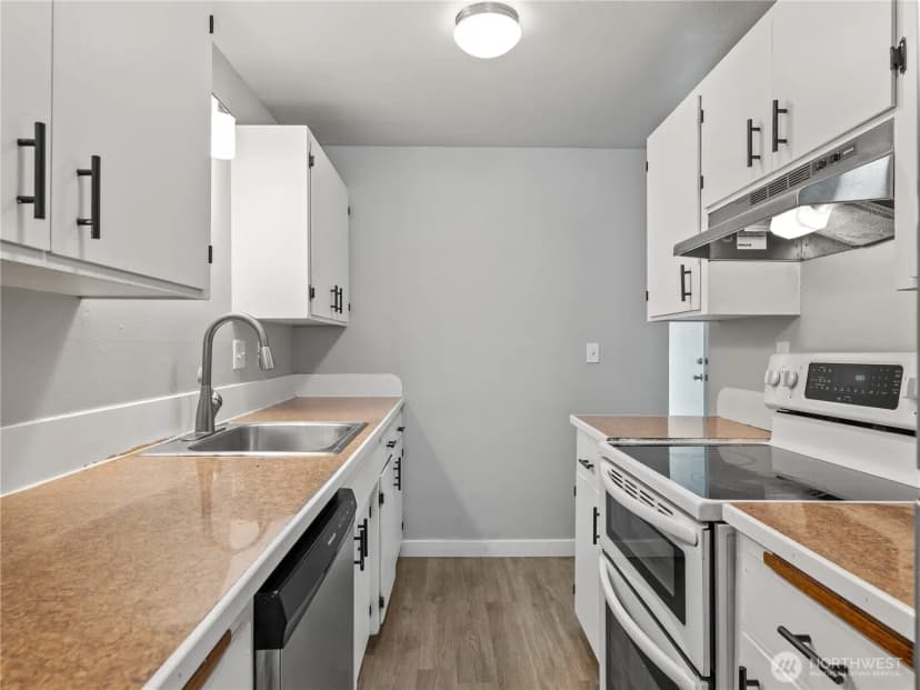 Property photo for 13041 12th Avenue Sw, Burien photo 22