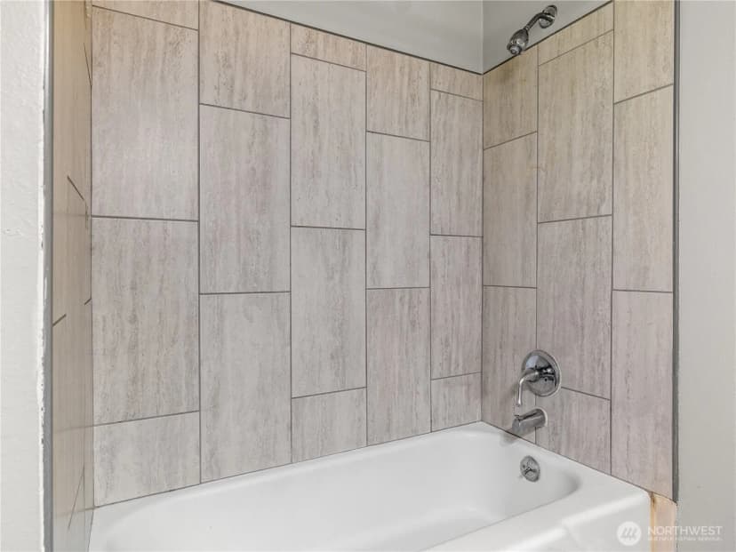 Property photo for 13041 12th Avenue Sw, Burien photo 27