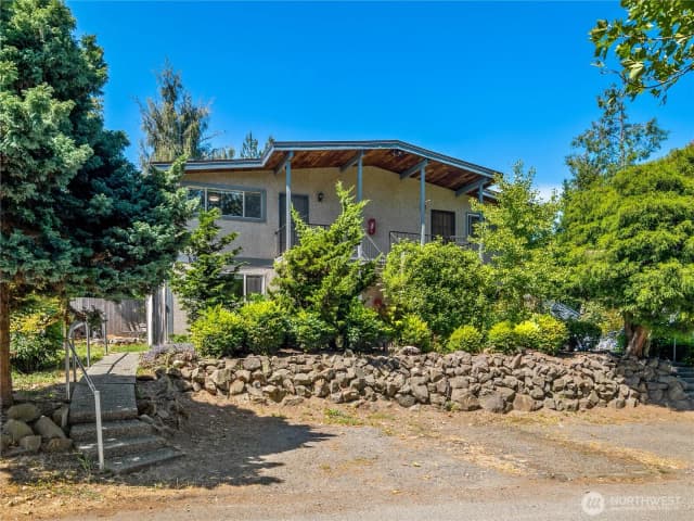 Property photo for 13041 12th Avenue Sw, Burien photo 2