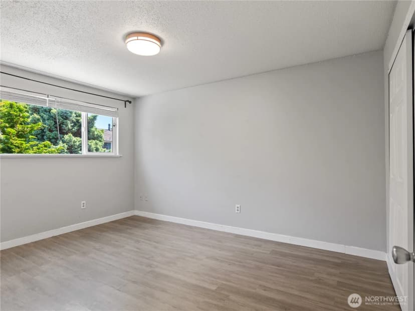 Property photo for 13041 12th Avenue Sw, Burien photo 25