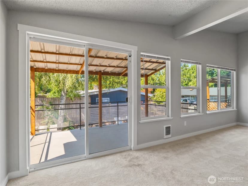 Property photo for 13041 12th Avenue Sw, Burien photo 11