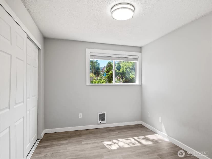 Property photo for 13041 12th Avenue Sw, Burien photo 26