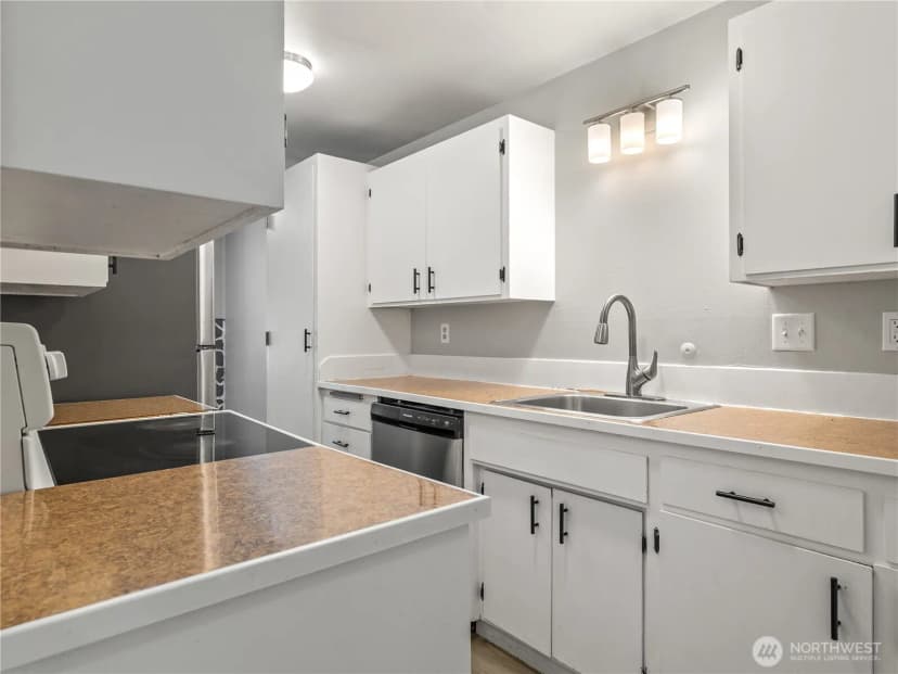 Property photo for 13041 12th Avenue Sw, Burien photo 21