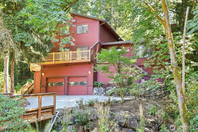 Property photo for 19708 35 Avenue Ne, Lake Forest Park