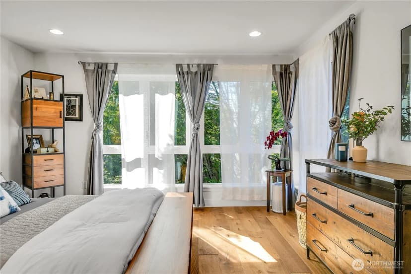Property photo for 2375 Minor Avenue E, Seattle photo 12