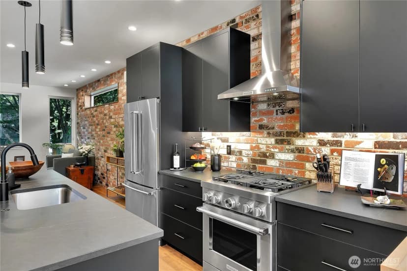 Property photo for 2375 Minor Avenue E, Seattle photo 4