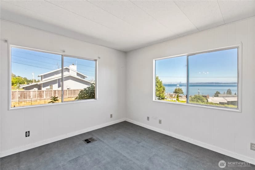 Property photo for 2372 Valley Avenue E, Port Orchard photo 13