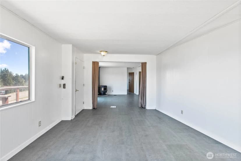 Property photo for 2372 Valley Avenue E, Port Orchard photo 12