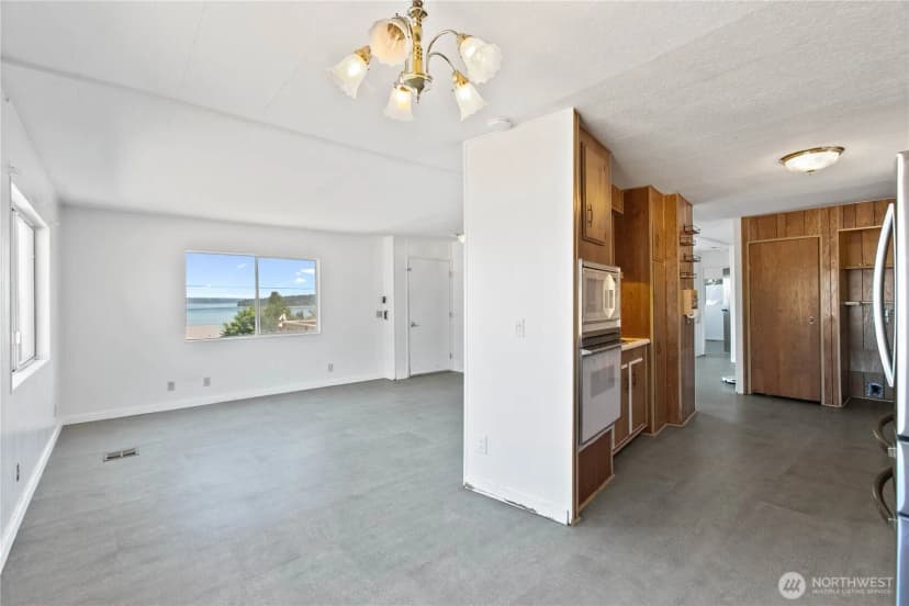 Property photo for 2372 Valley Avenue E, Port Orchard photo 15