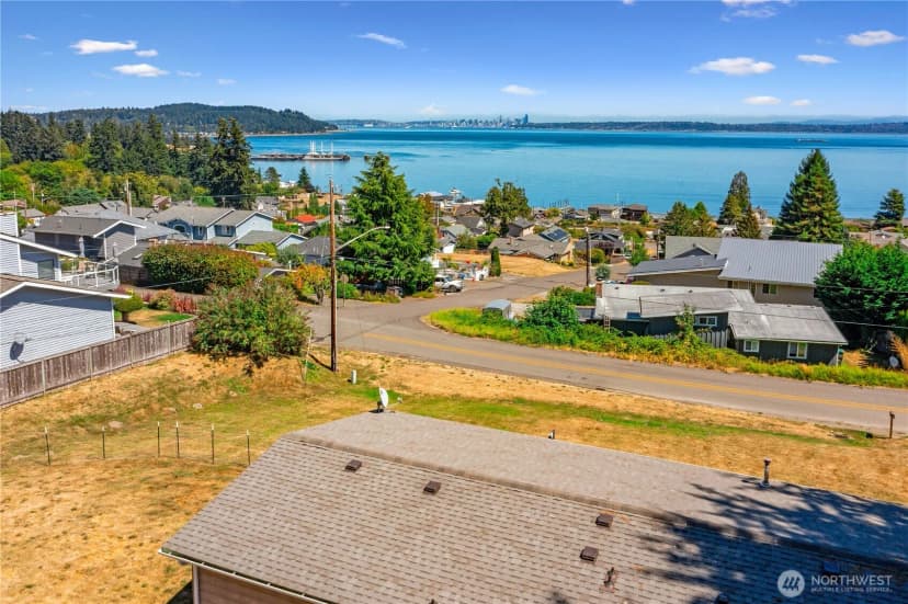 Property photo for 2372 Valley Avenue E, Port Orchard photo 31