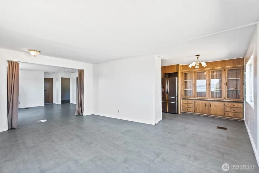 Property photo for 2372 Valley Avenue E, Port Orchard photo 14