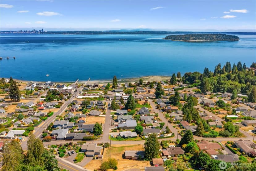 Property photo for 2372 Valley Avenue E, Port Orchard photo 8