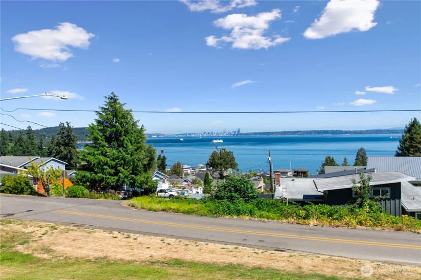Property photo for 2372 Valley Avenue E, Port Orchard