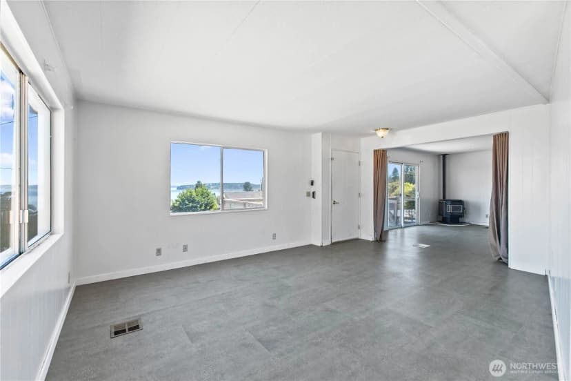 Property photo for 2372 Valley Avenue E, Port Orchard photo 11
