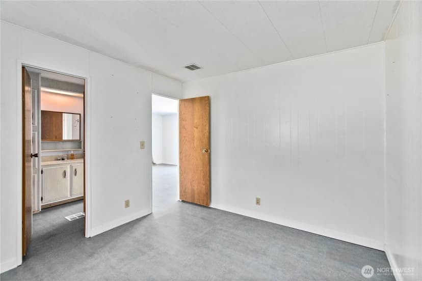 Property photo for 2372 Valley Avenue E, Port Orchard photo 27