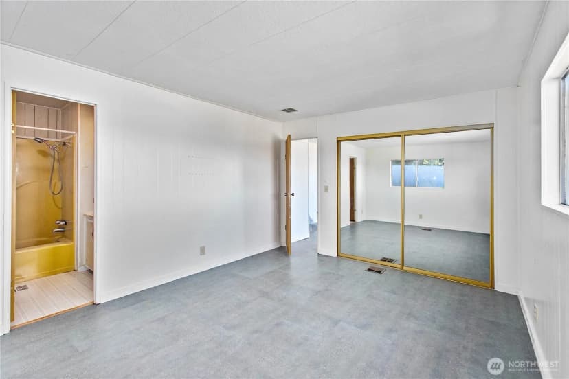 Property photo for 2372 Valley Avenue E, Port Orchard photo 24