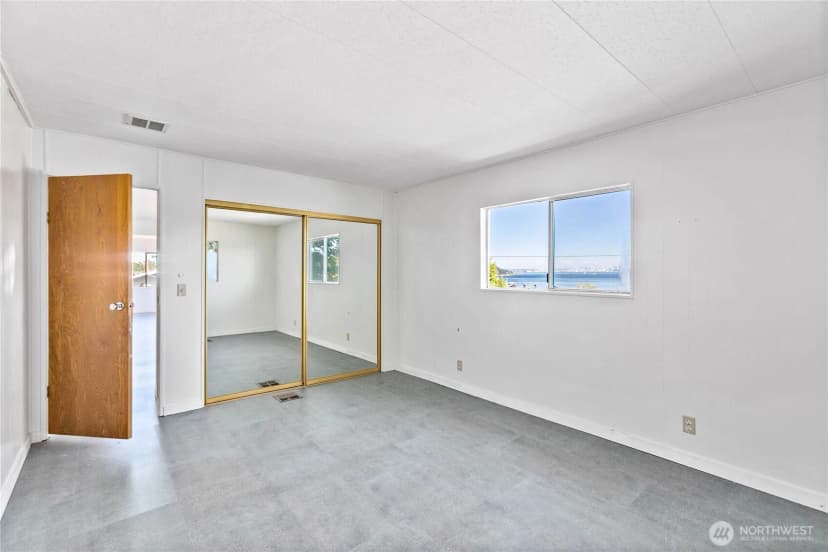 Property photo for 2372 Valley Avenue E, Port Orchard photo 23