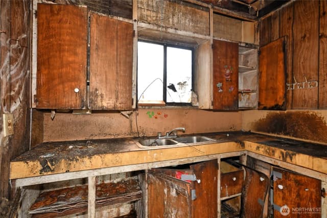 Property photo for 1703 Oakes Avenue, Everett photo 2