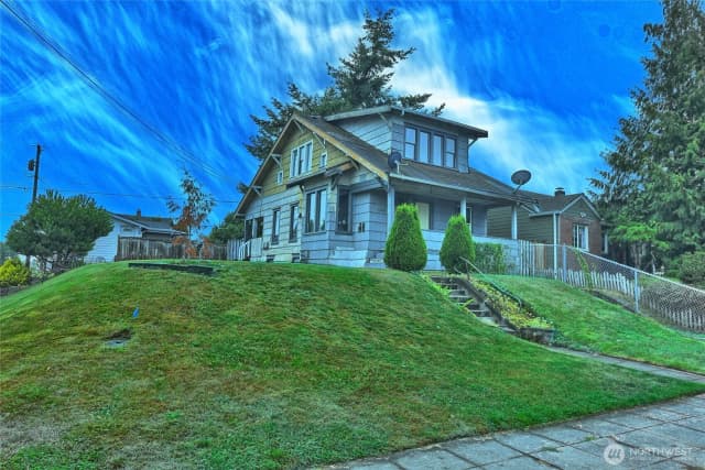 Property photo for 1703 Oakes Avenue, Everett