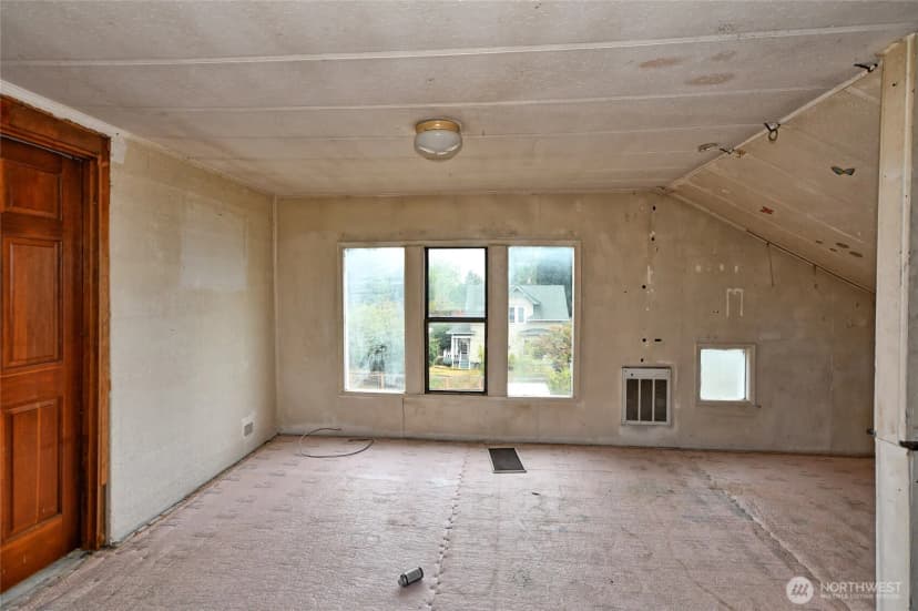 Property photo for 1703 Oakes Avenue, Everett photo 35