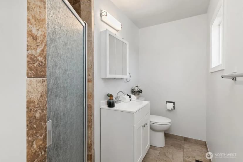 Property photo for 1232 S 272nd Street, Des Moines photo 23