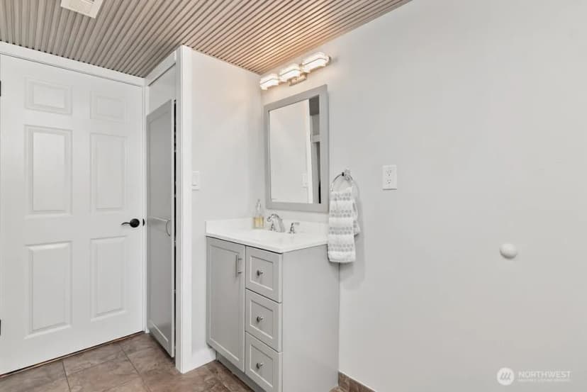 Property photo for 1232 S 272nd Street, Des Moines photo 31