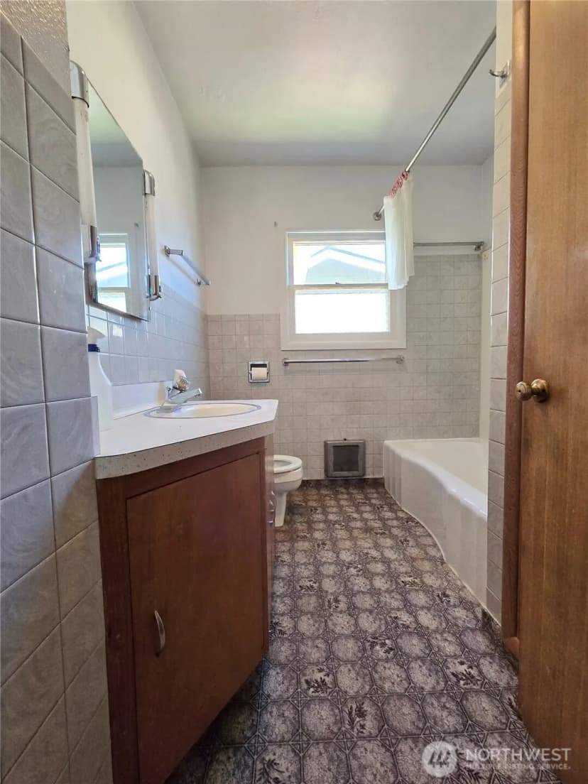 Property photo for 31 N Blackberry Avenue, Forks photo 18