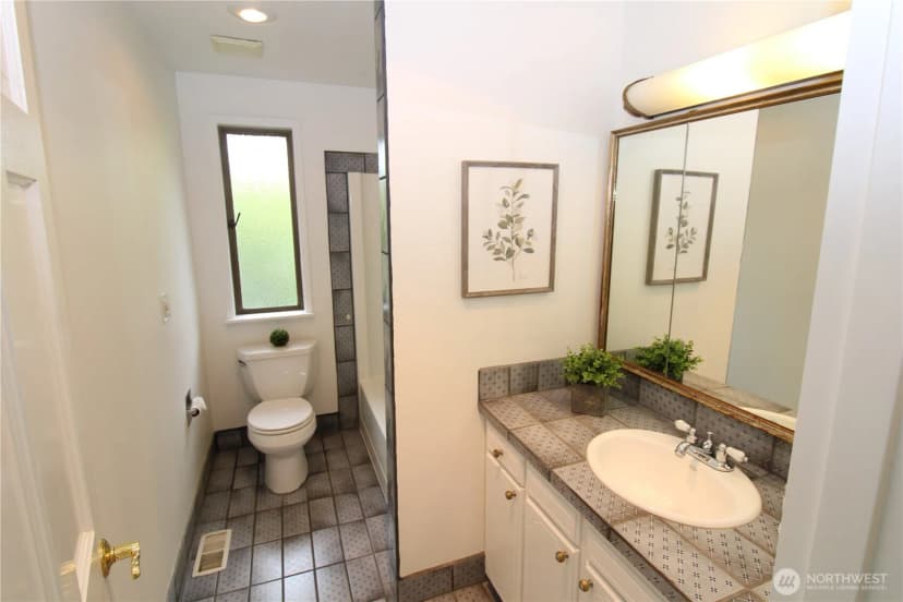 Property photo for 1424 49th Street Ne, Tacoma photo 29
