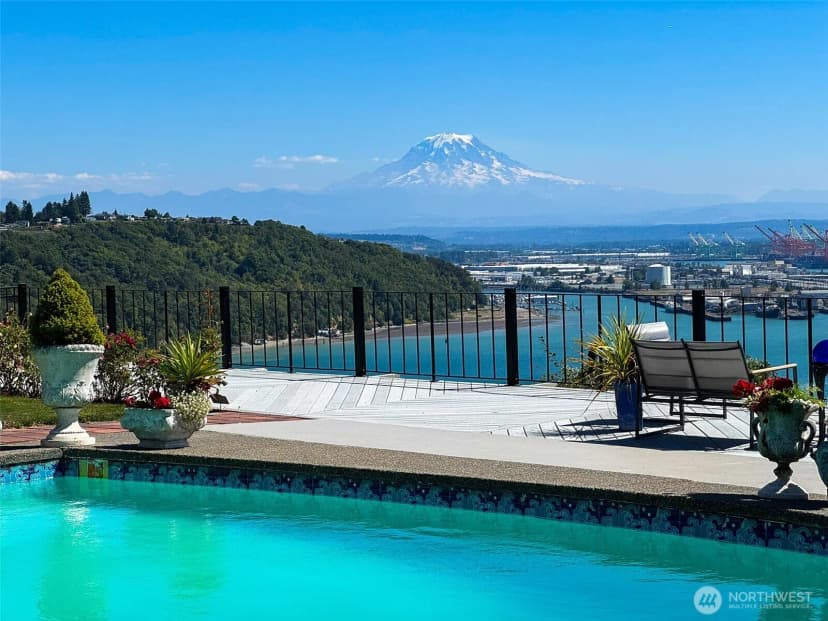 Property photo for 1424 49th Street Ne, Tacoma